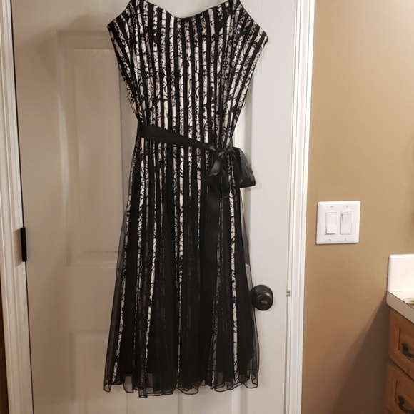 JS Collections Dresses & Skirts - Black & white formal cocktail dress